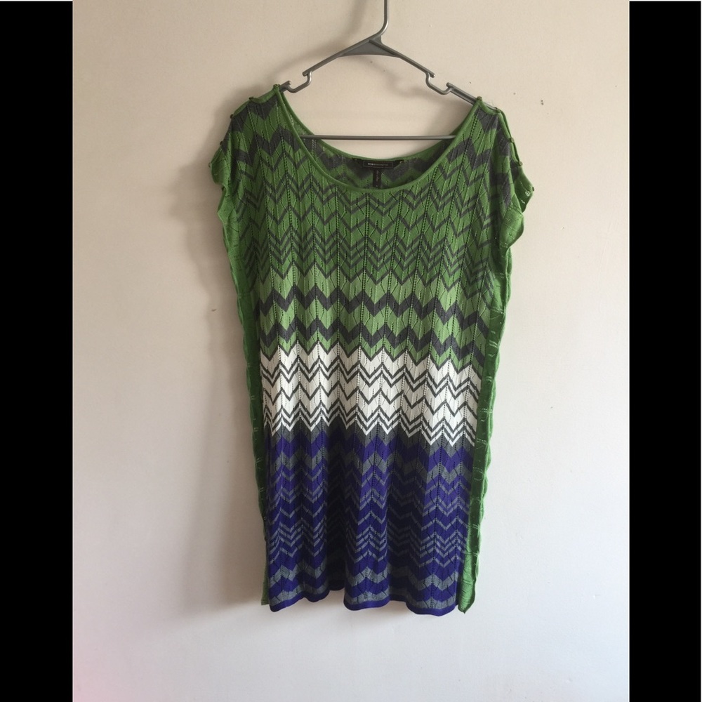 BCBGMAXAZRIA SWEATER SIZE M NEVER WORN